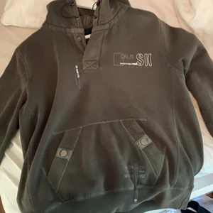 Storlek M - Skriv om du är intresserad eller vill ha flera bilder💕