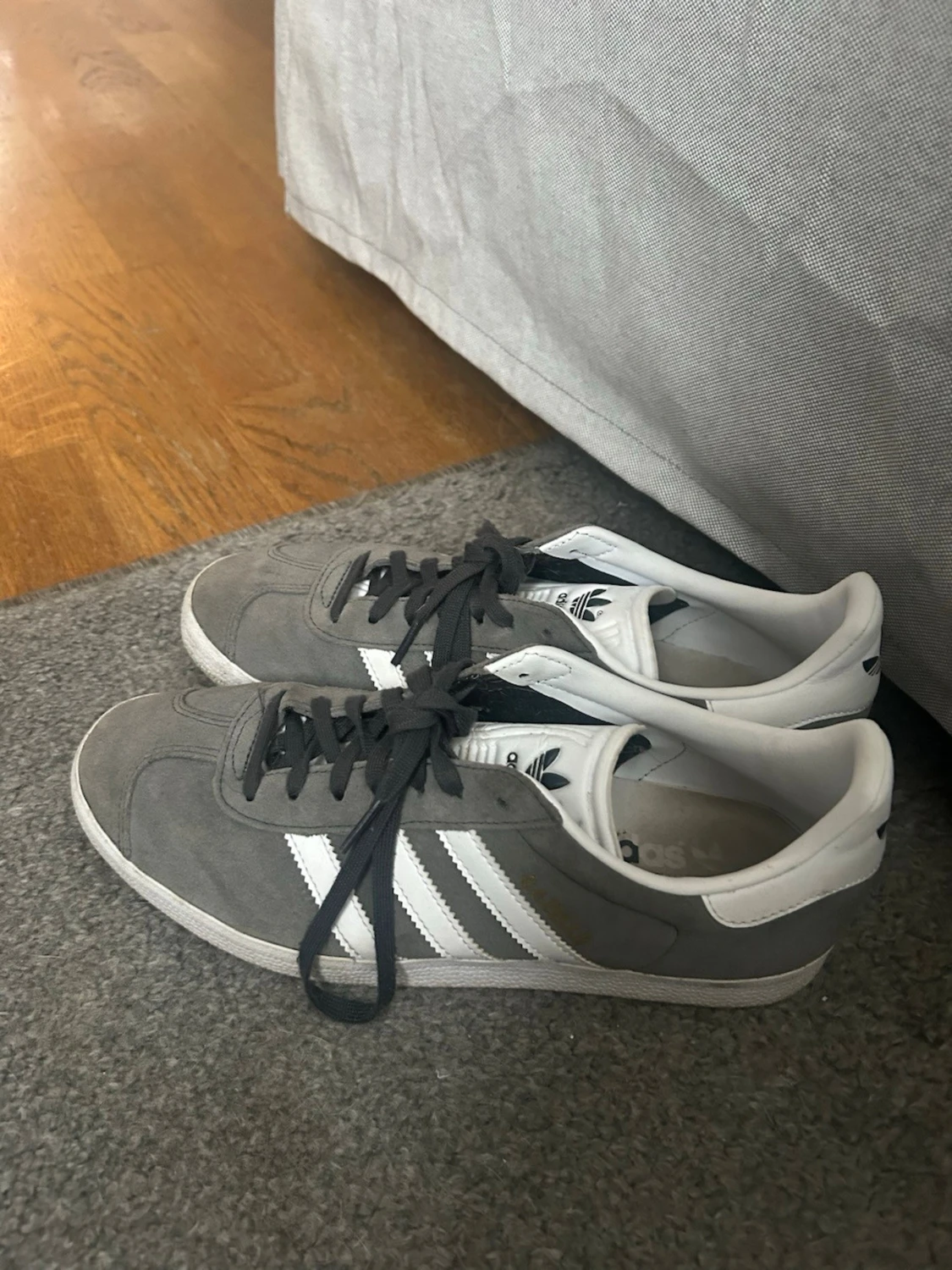 Adidas Gazelle grå/vita sneakers - 3