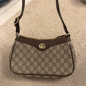 Väska  - Aldrig använd 