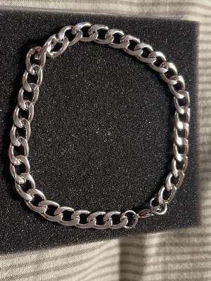 Silver armband - Jättefint silver armband i ny skicka!