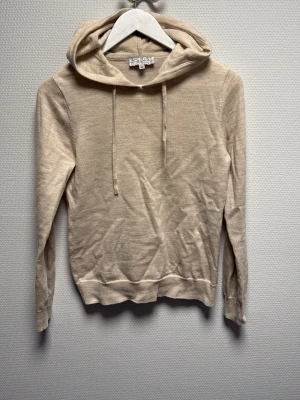 Ahlquist Cloting tröja - En stilren ulltröja från Ahlquist Clothing.