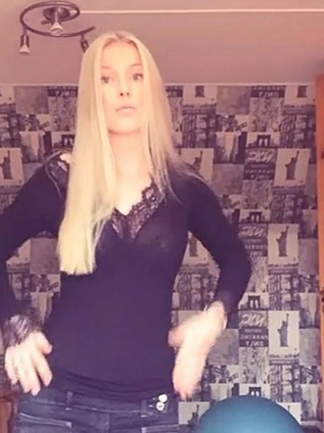 Intressekoll svart intimissmitröja 