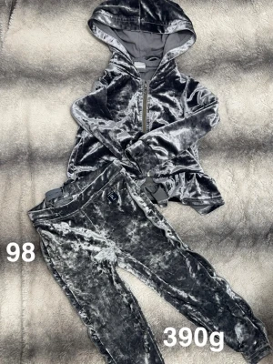 Polarn o pyret set - Fint använt skick. Storlek 98. 