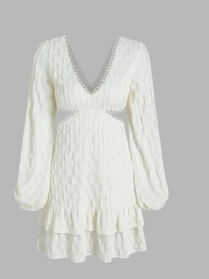 SÖKER - Supersöt vit kortklänning från Cider som jag söker i XS eller S. Pris kan diskuteras!