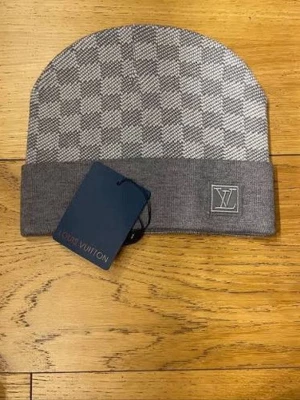 Grå mössa - Ny och snygg 