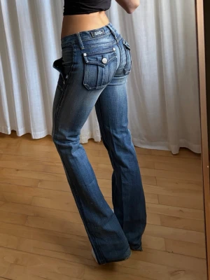 Rock & Republic jeans - Midjemått: 37 Innerbenslängd: 84 Grenhöjd: 15 Jag är 165cm⭐️