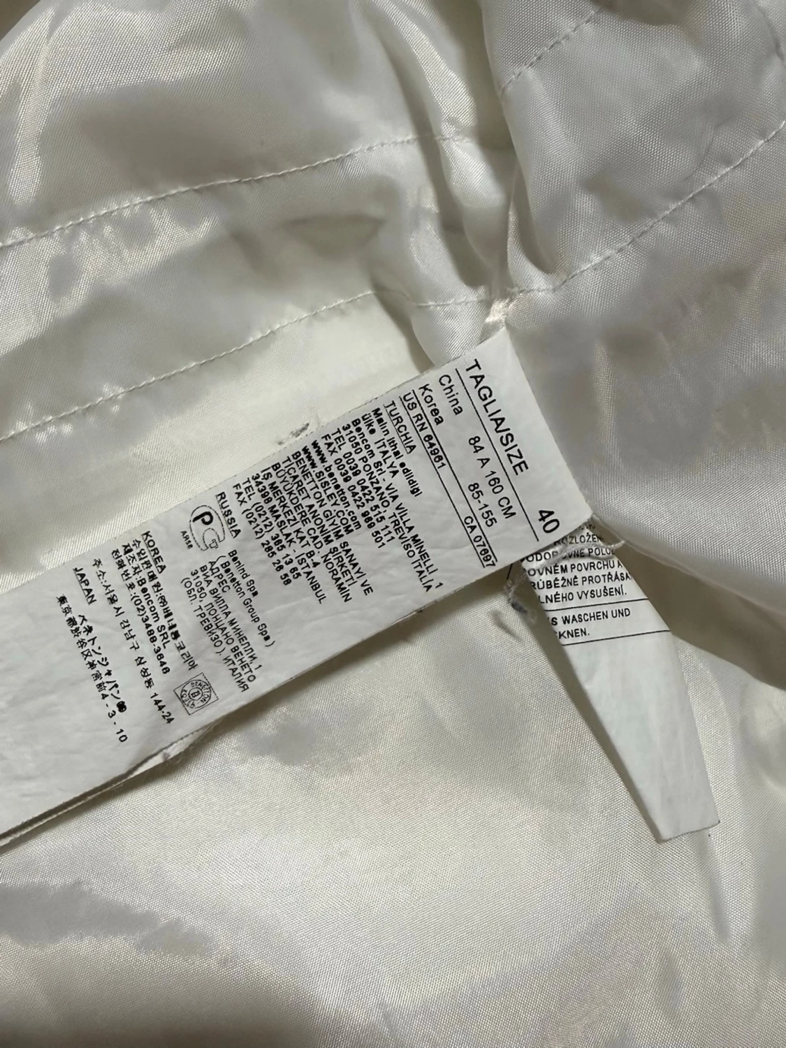 Vit pufferjacka från Benetton - 4