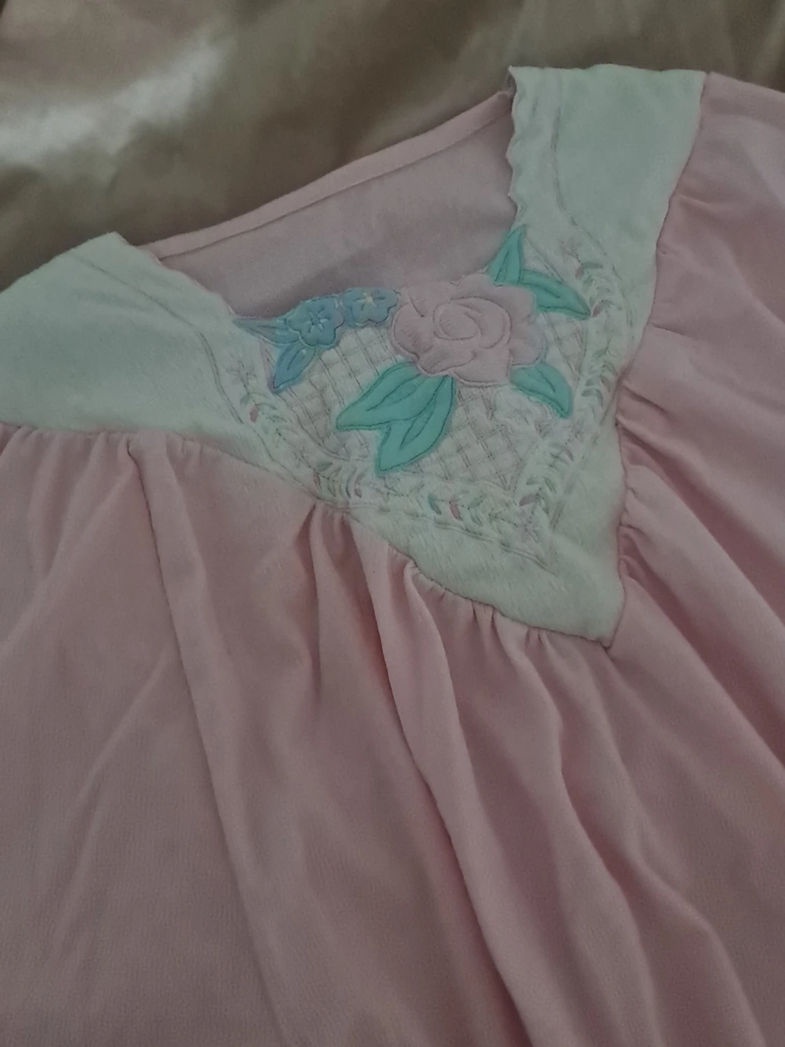 Ljusrosa långklänning med spets - 1