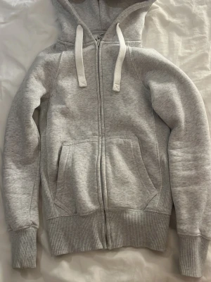 Russe tröja - Supermysig mjukiströja från russemearch i storlek xxs skriv privat för fler frågor eller bilder:)