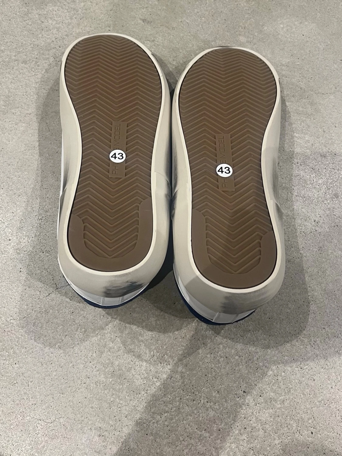 Vita sneakers från PHILIPPE MODEL - 1