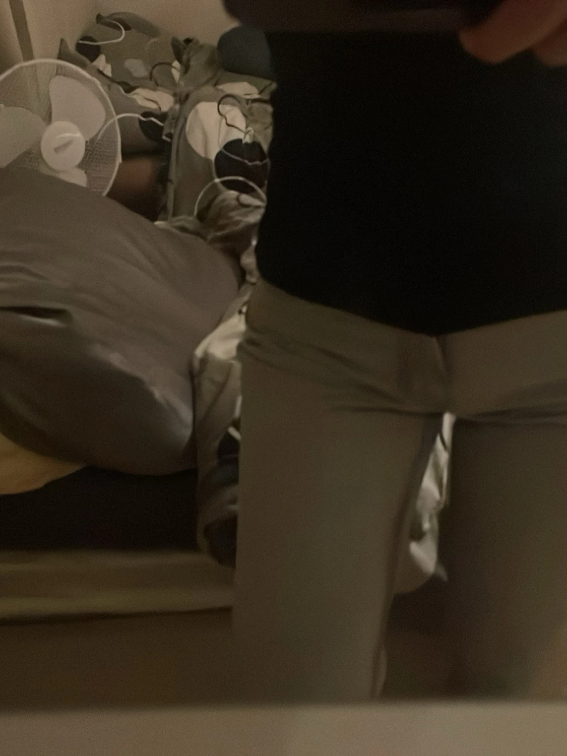 Grå slim jeans med normal passform. 