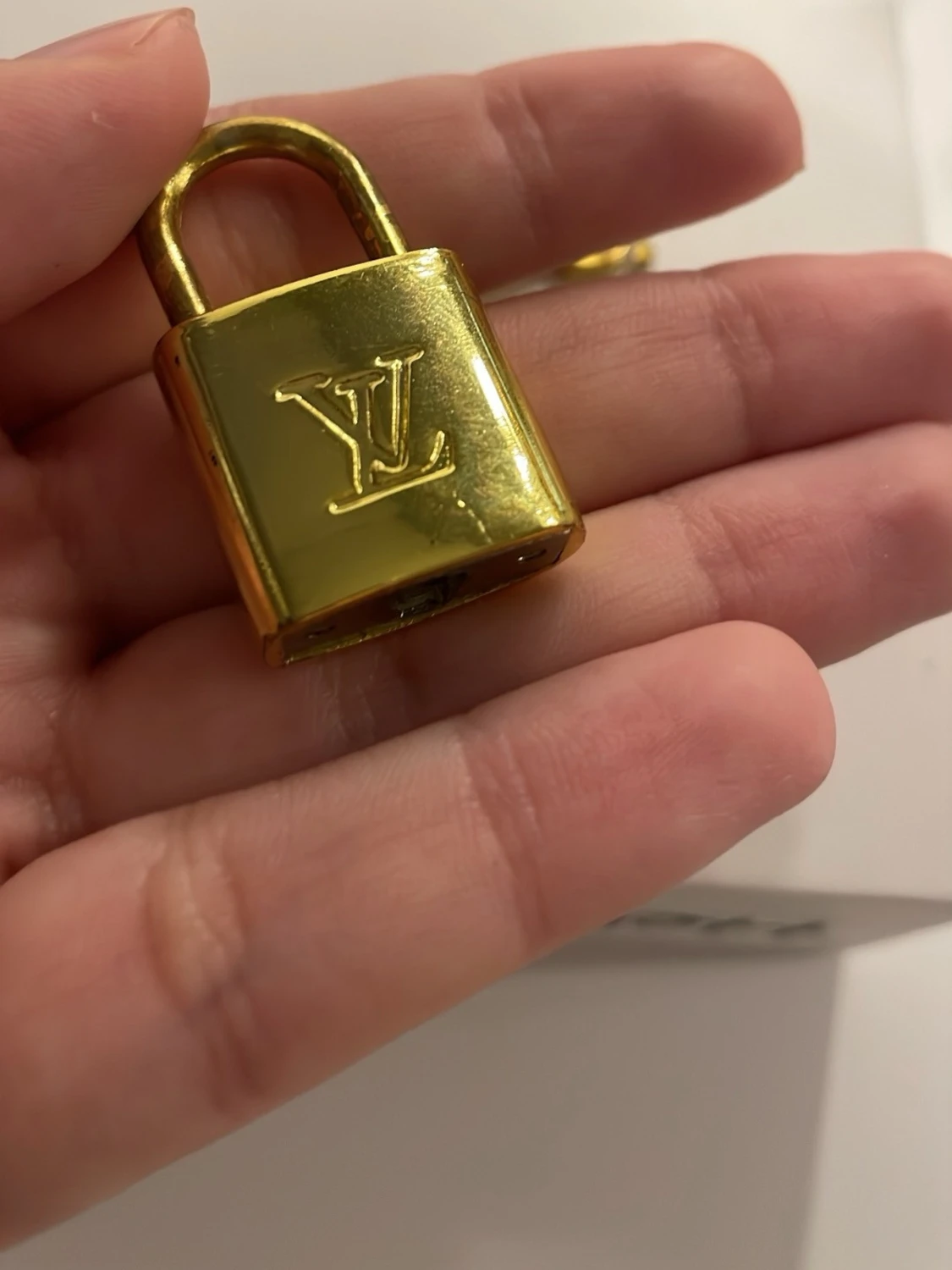  guldpläterat lås med nyckel - 1