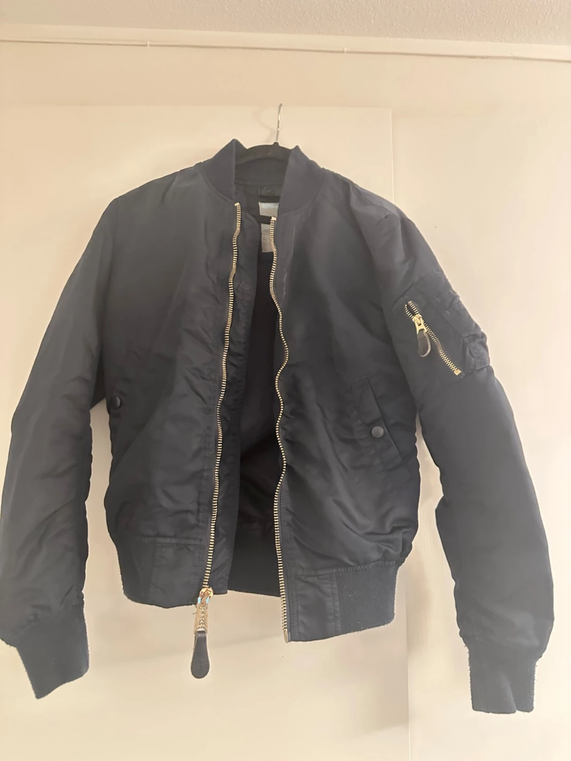 Svart bomberjacka Alpha Industries