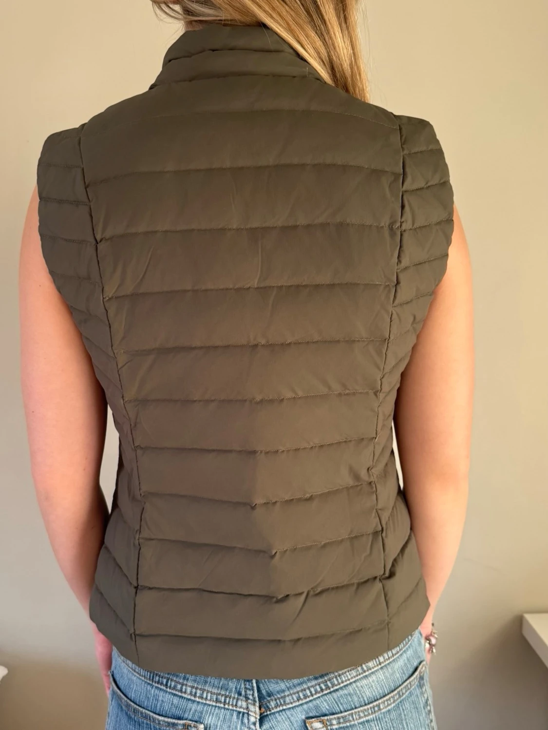 Olivgrön dunväst från Rockandblue - 1