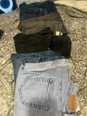  jeans - Säljer dessa jeans 150kr st💕från gina, only och lager 157, skriv för mer bilder💕