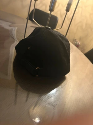 Svart G keps - Säljer nu denna keps för att jag fick en annan av min vän som jag tycker är snyggare. Priset kan diskuteras