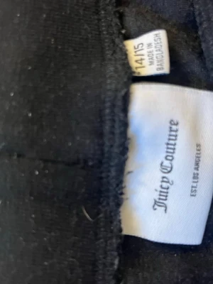 Svarta mjukisbyxor Juicy Couture - Svarta mjukisbyxor från Juicy Couture. Aldrig använda. 