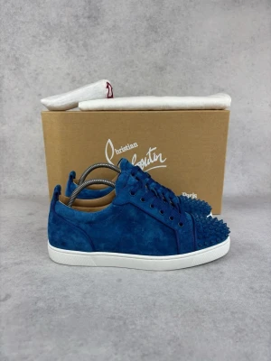 Christian Louboutin junior spike sneaker - – Condition: 9,5/10  - What is included: Box, dustbag & extra laces  – Retail price: 9000 + SEK