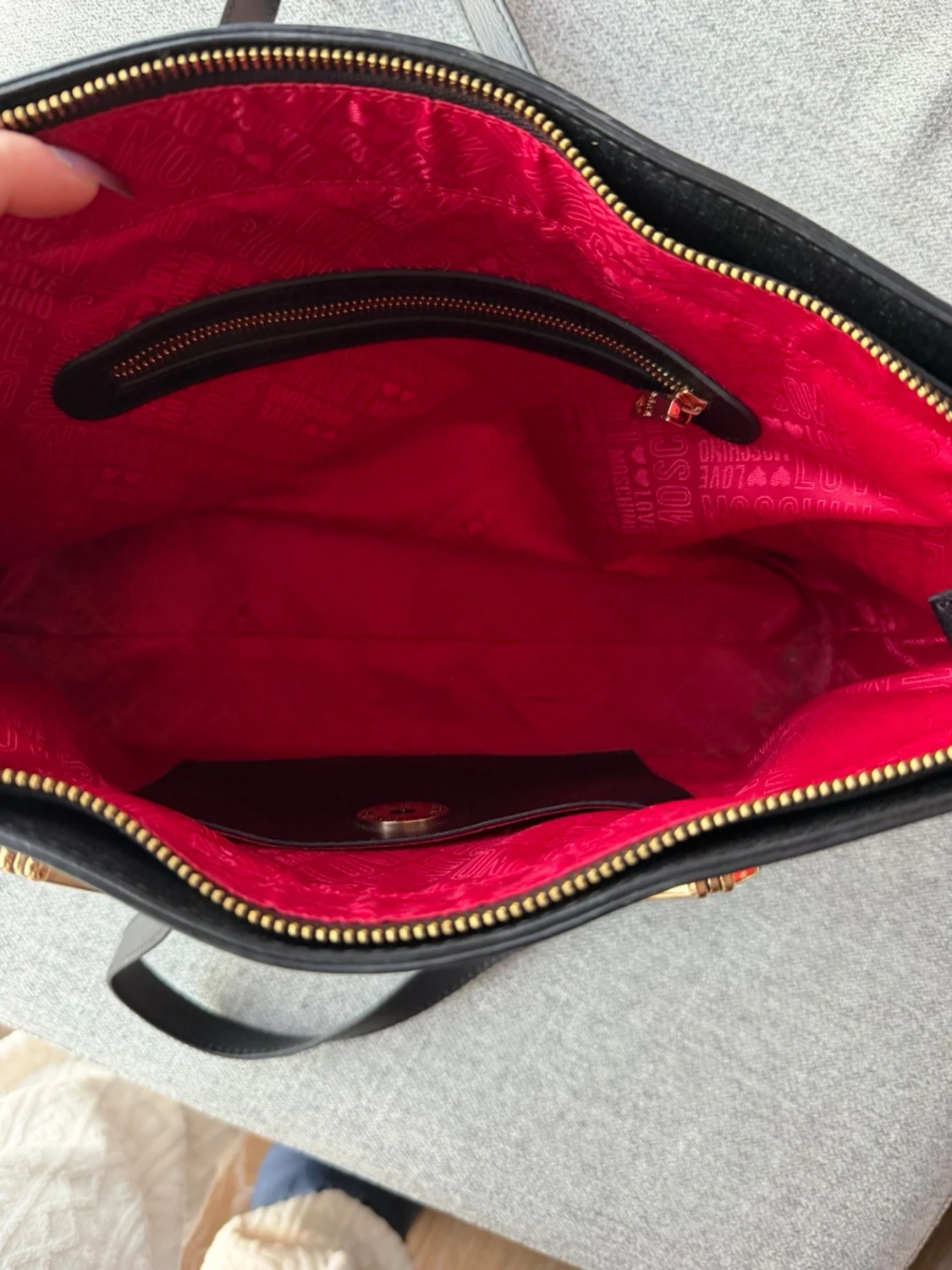 Svart handväska från Love Moschino - 2