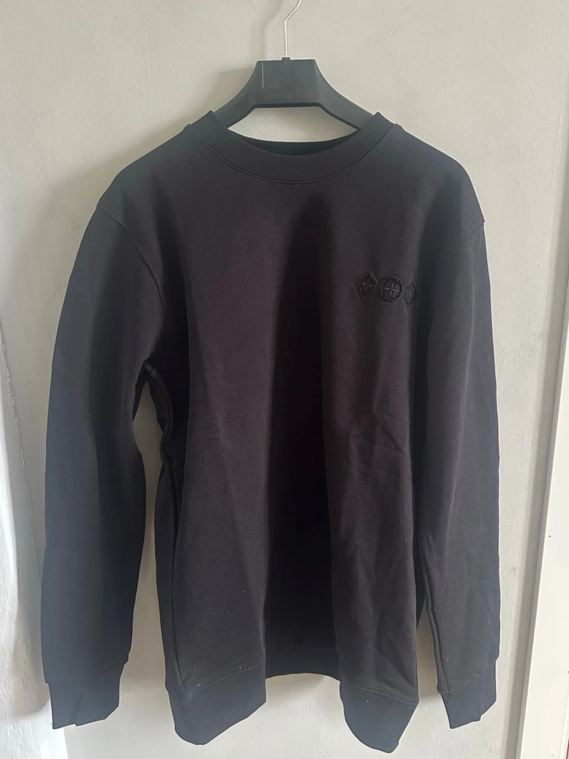 Svart sweatshirt, LV