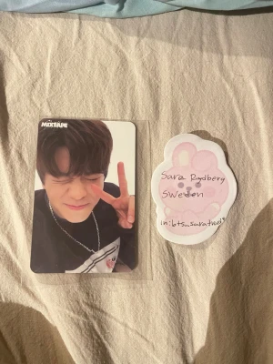 Stray kids Mixtape  - Wts  have : Mixtape Seungmin  black back.  Want : 50kr description official and in new condition. He has been protected from the beginning.