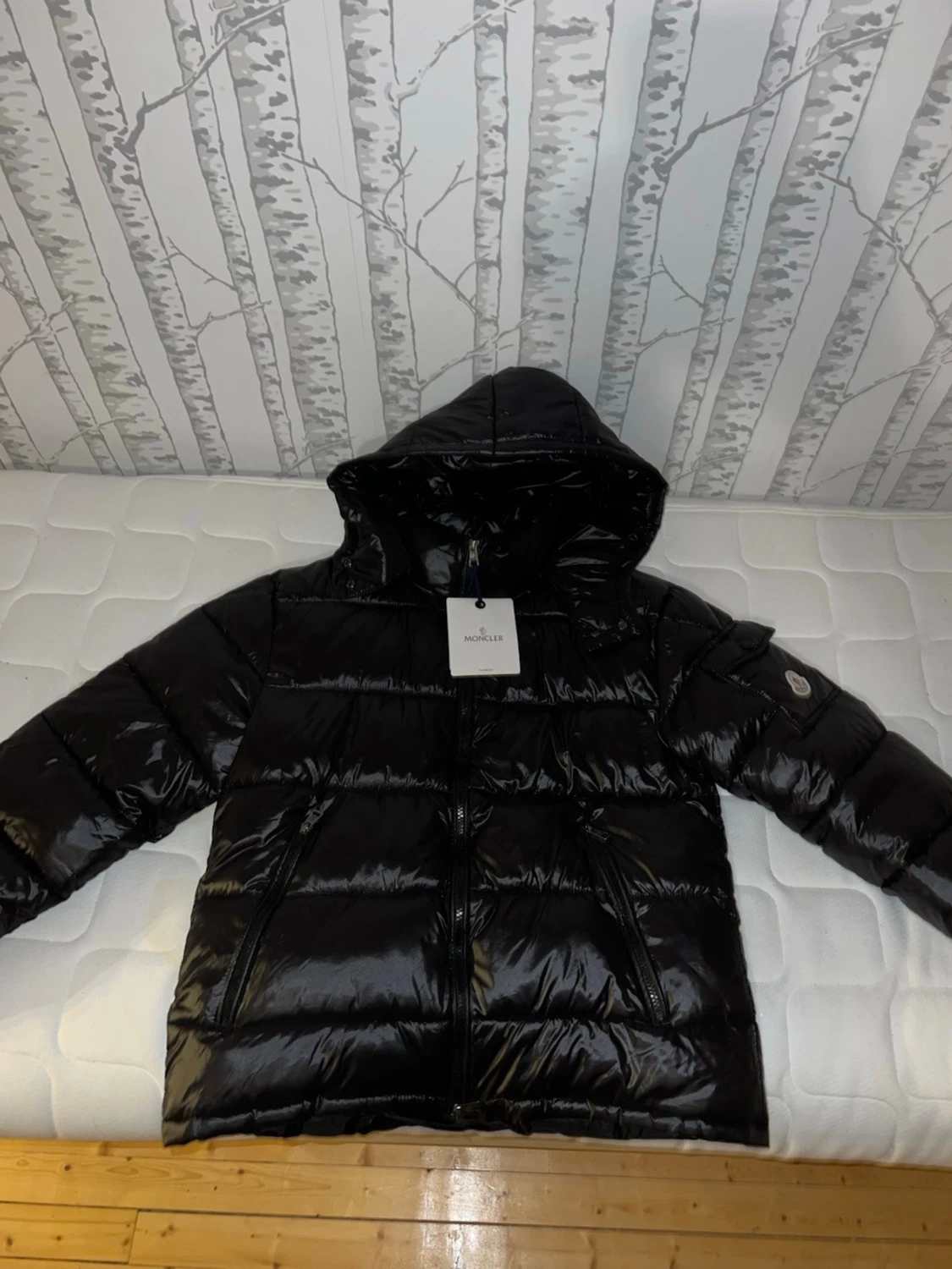 Svart Moncler pufferjacka med huva - 1