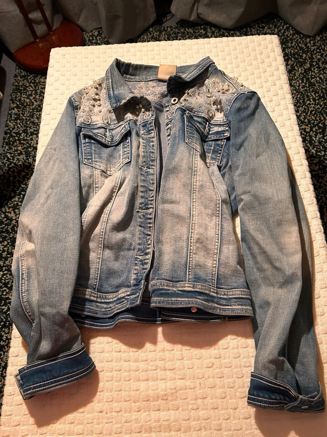 Ljusblå jeansjacka med pärlor Onado XL