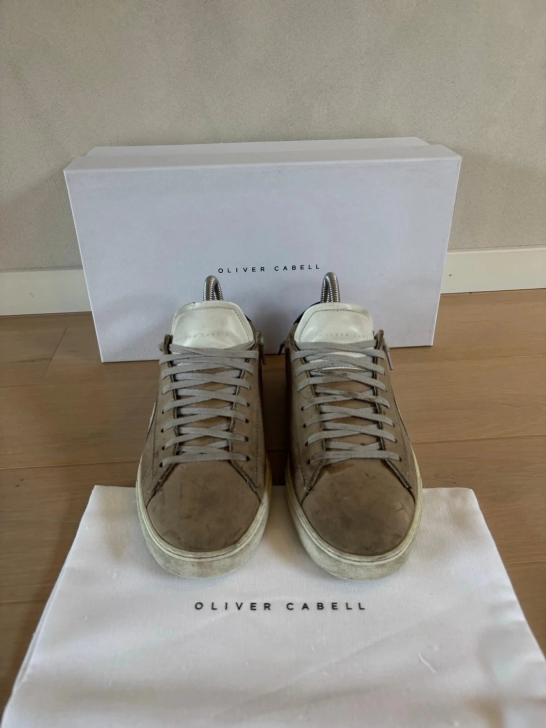 Beiga skor från Oliver Cabell - 1