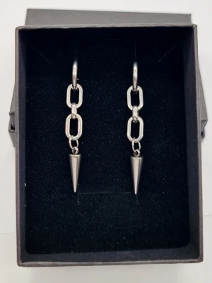 Handgjorda örhängen  - Material-rostfritt stål 