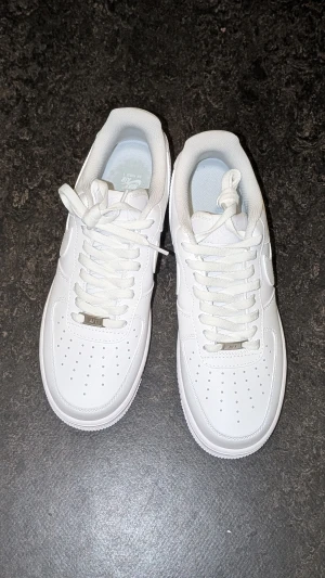 Nike Air Force 1 - Ganska nya skor, har bara använt den ett par gånger 