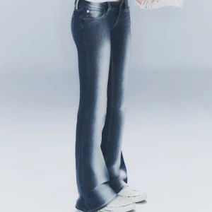 Slutsålda weekday jeans - Jätte populär weekday jeans som är slutsålda