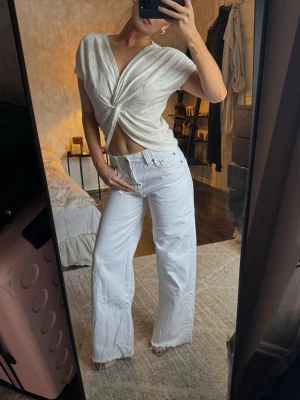 Vit topp  - Storlek S. Köpt Vintage. 