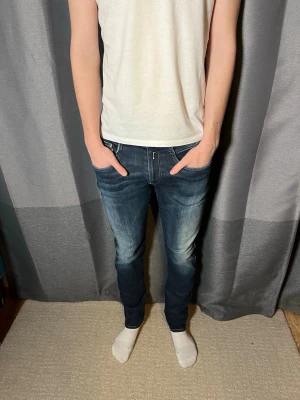 Replay anbass - Tja!| Säljer detta paret feta jeans från Replay!| Modell:Anbass!| Kontakta mig vid minsta fråga!| Pris alltid diskuterbart!| //Nils