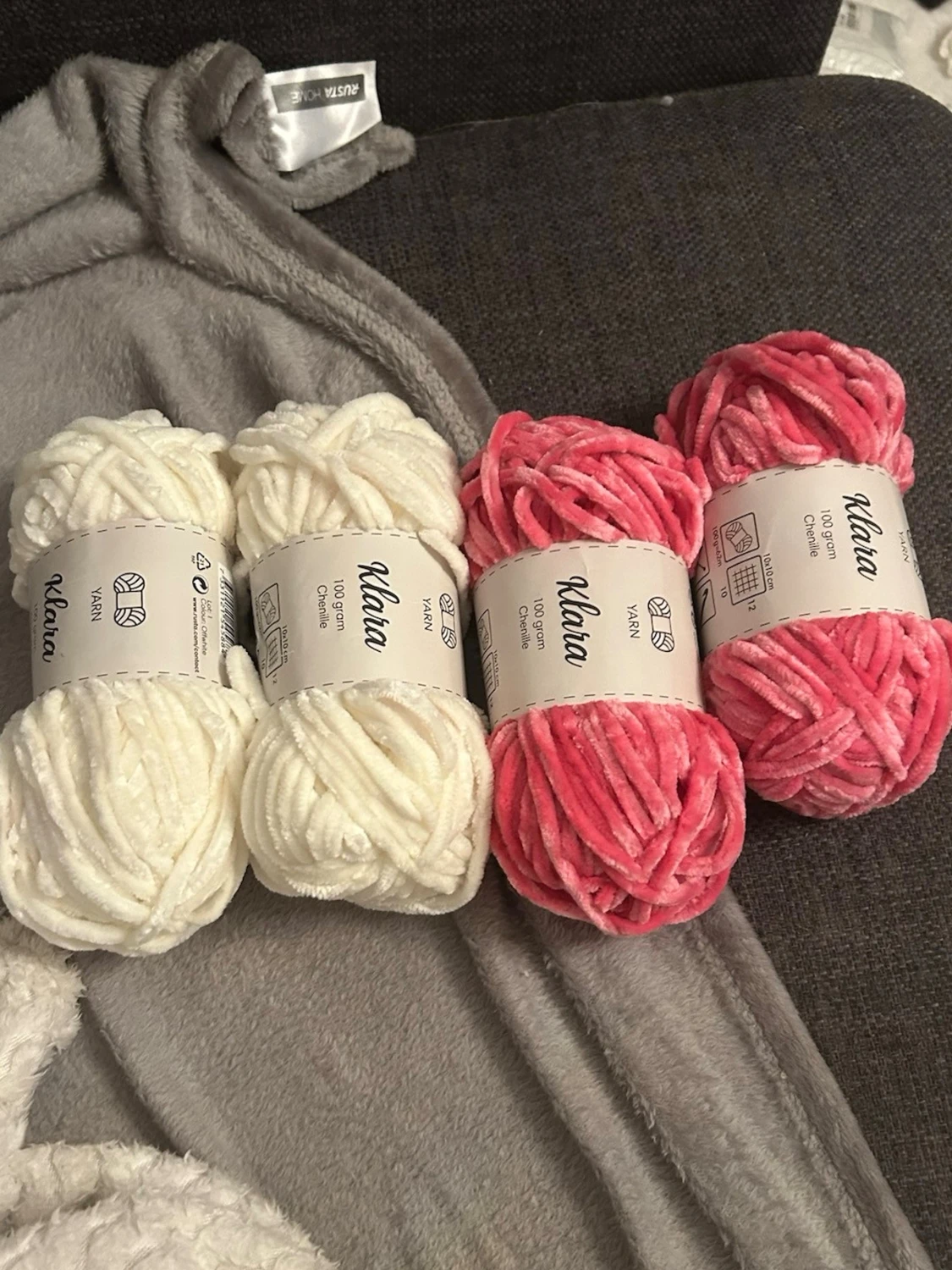 Fyra nystan Klara chenillegarn