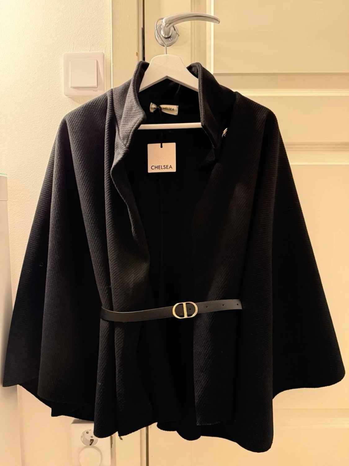 Svart cape-kappa från Chelsea - 1