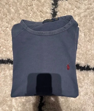 Ralph lauren stickad långarmad - Mörkblå stickad långarm tröja från ralph lauren