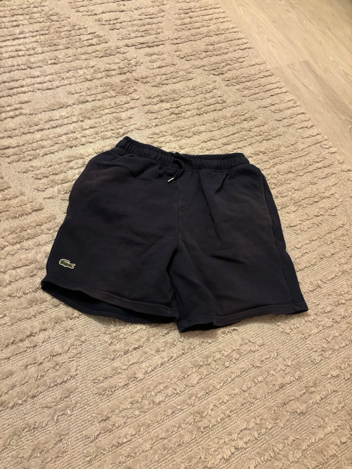 Marinblå shorts från Lacoste - 1