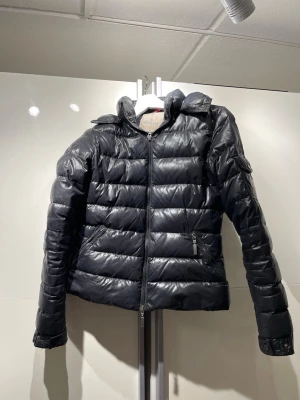 Moncler jacka - Bra🤍