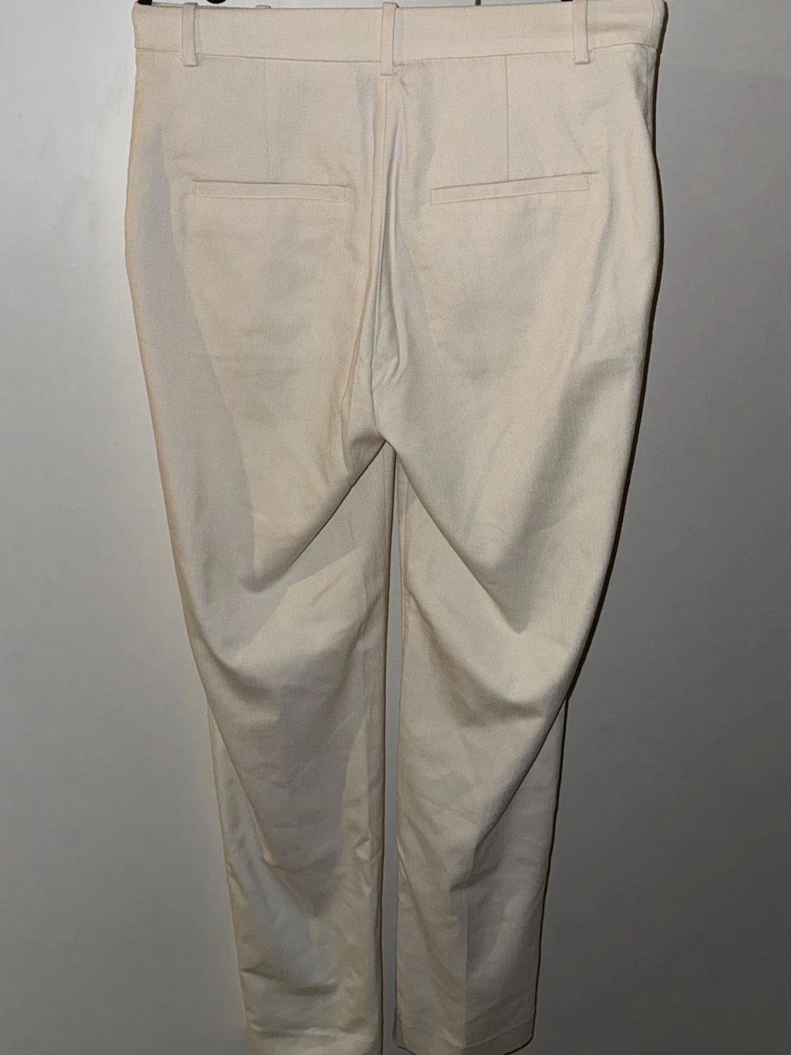 Beiga kostymbyxor från H&M, strl 36 - 1