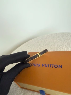 Armband LV - rostfritt stål