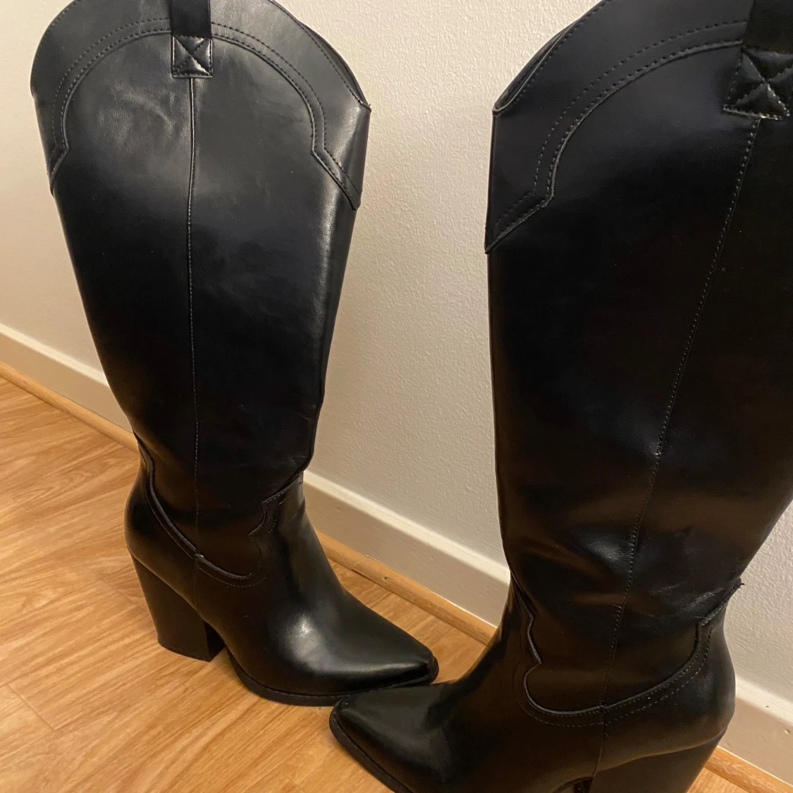 Svarta cowboy boots med klack - 2