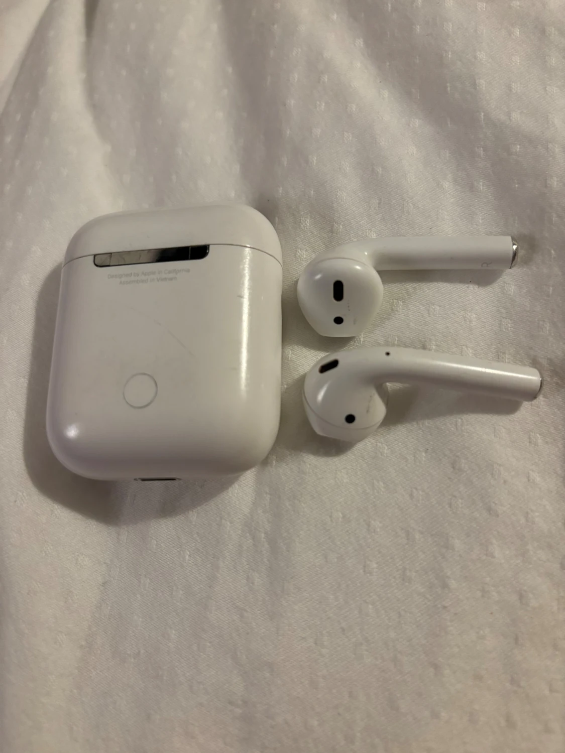 Apple AirPods (2nd generation) - 1