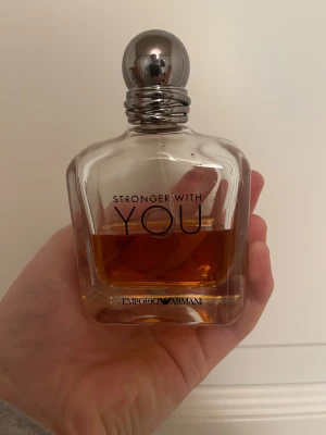 Stronger With You - Armani Stronger with you. 100 ml flaska så cirka 45/50 ml kvar av den! Mycket fin doft. 