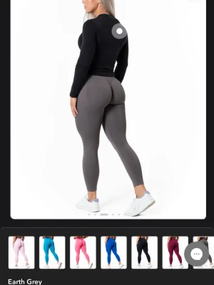 Earth Grey leggings från Relode - Säljer ett par relode tights i deras aura seamless kollektion. Använd 2 gånger💕 säljer pågrund av fel storlek 
