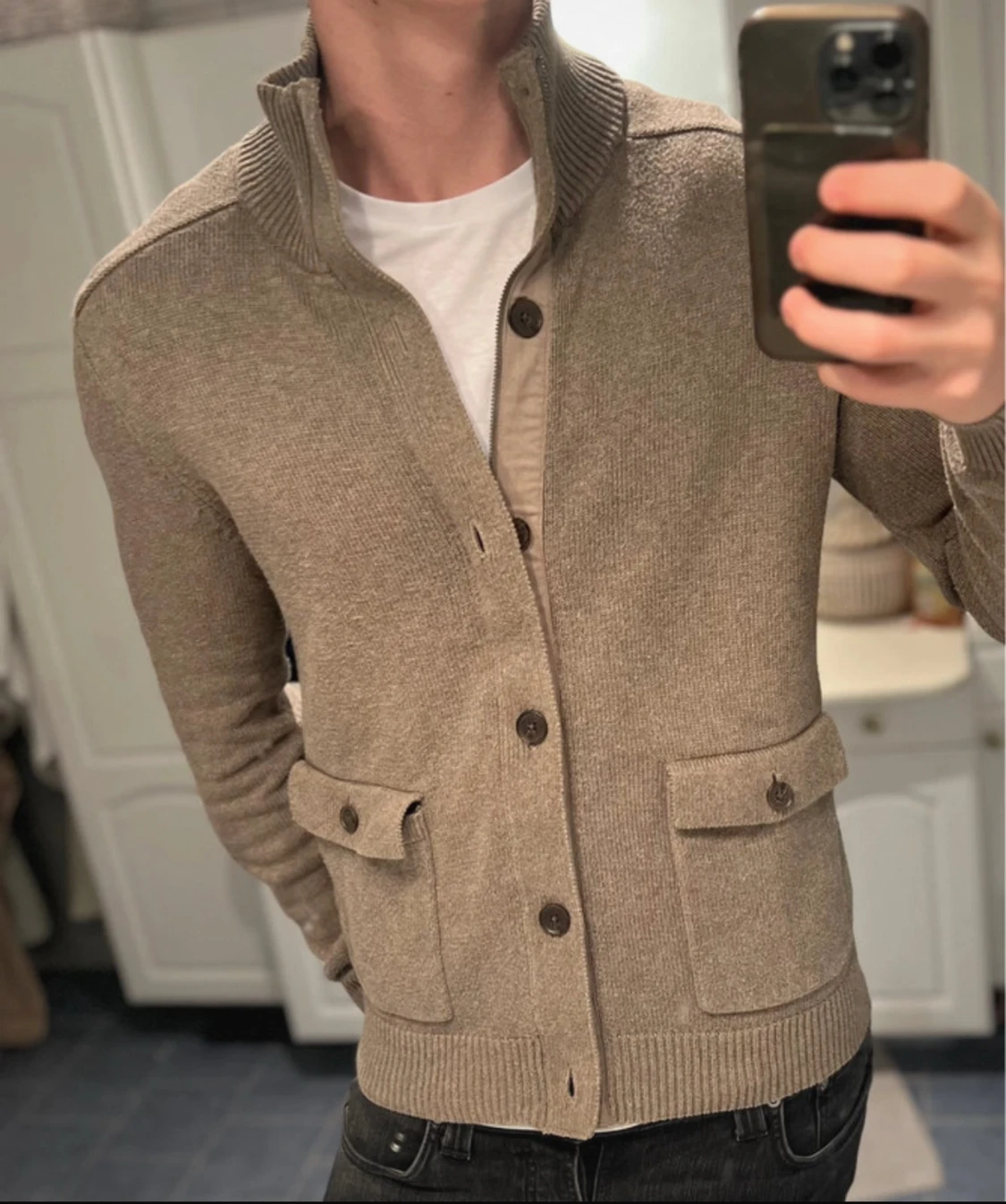 Beige Stickad Cardigan med knappar