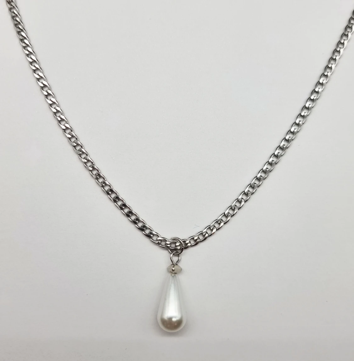 Stilfullt halsband med pärla  - 2