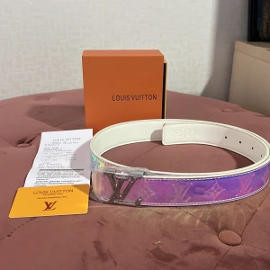 Lvv bälte  - Lite använd, box är inte tillgänglig!!