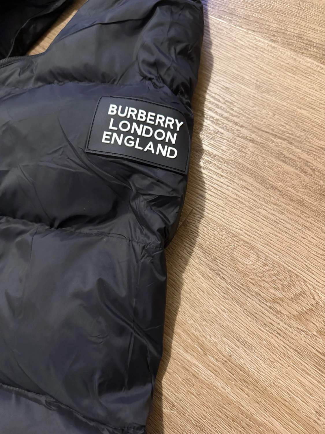 Svart pufferjacka från Burberry - 3