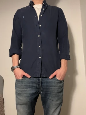 Ralph lauren Skjorta - Ralph lauren skjorta med blått märke i size S