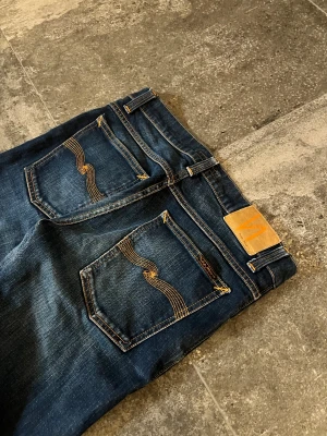 Washed Nudie Jeans - Tilted Tor  - Tja! säljer mina riktigt schyssta nudies i modellen tube tom👏 strlk 31/34 och i otroligt bra skick🫡